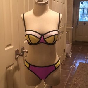 Bikini Glass Pane Design